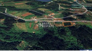 Land for sale in Santana, Portugal — €90,000