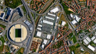 Terreno de 898 m² em Porto