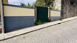 Terreno de 366 m² em Porto