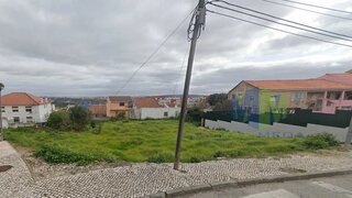 Land for sale in Amadora, Portugal — €95,000