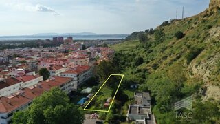 Land for sale in Almada, Portugal — €825,000