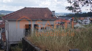 Terreno · 2500 m² · 320 000 €
