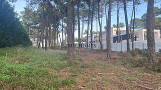 Land for sale in Almada, Portugal — €1,350,000