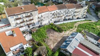 Terreno de 876 m² em Santarém