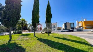 Land for sale in Almada, Portugal — €990,000