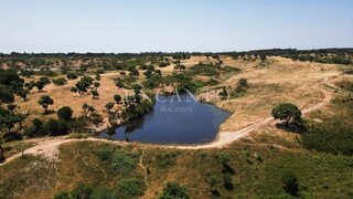 Land for sale in Santiago do Cacém, Portugal — €750,000