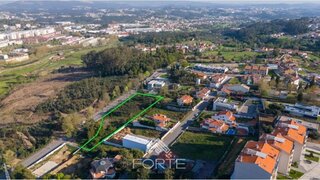Land for sale in São João da Madeira, Portugal — €630,000