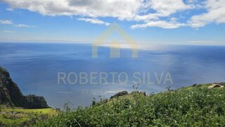 Land for sale in Calheta (Madeira), Portugal — €695,000