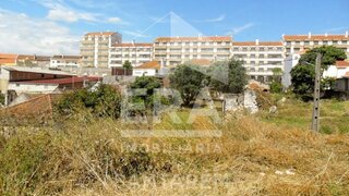 Terreno de 11 400 m² em Santarém