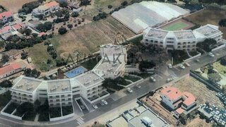 Terreno de 13 460 m² em Faro