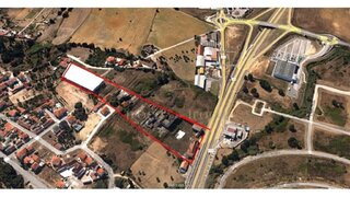 Terreno de 23 360 m² em Santarém