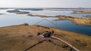 Land for sale in Mourão, Portugal — €2,100,000