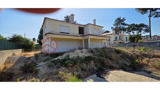 Land for sale in Seixal, Portugal — €775,000
