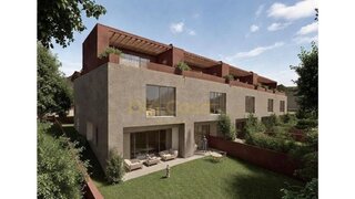 Land for sale in Vila Nova de Gaia, Portugal — €470,000