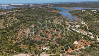 Terreno de 22 080 m² em Lagoa