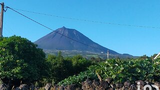 Land for sale in São Roque do Pico, Portugal — €39,900