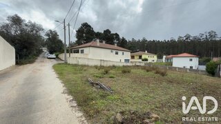 Terreno de 668 m² em Leiria