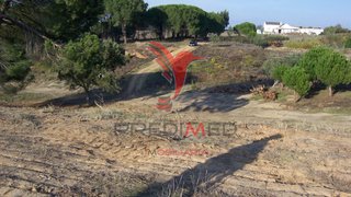 Terreno em Azambuja · 16 840 m² · 120 000 €