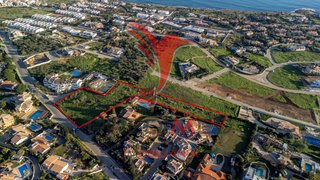 Land for sale in Lagos, Portugal — €2,190,000