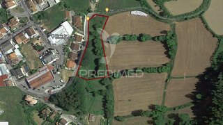 Land for sale in Felgueiras, Portugal — €95,000