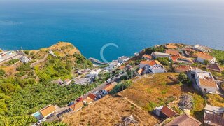 Land for sale in Calheta (Madeira), Portugal — €445,000
