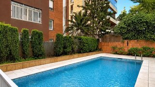 4-bedroom apartment with pool in Sant Gervasi - Galvany