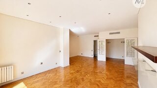4-bedroom apartment with pool in Sant Gervasi - Galvany, Barcelona