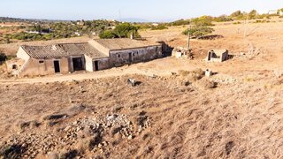 Land for sale in Lagos, Portugal — €1,150,000
