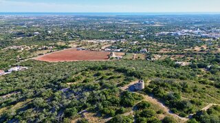 Terreno de 102 000 m² em Faro
