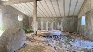 Terreno de 6560 m² em Faro