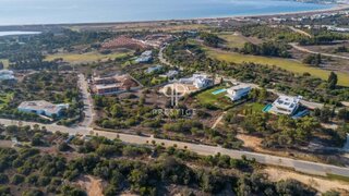 Land for sale in Lagos, Portugal — €1,400,000