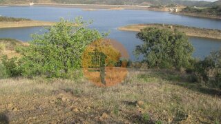 Terreno · 27 600 m² · 54 900 €