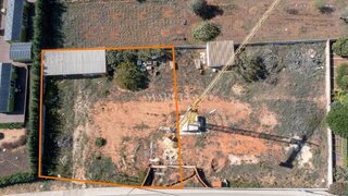 Terreno · 1079 m² · 300 000 €